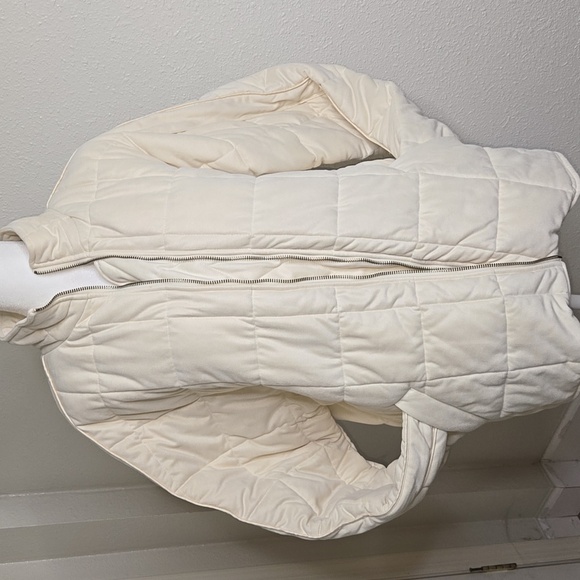 Elegant Cream Puffer Jacket for Women - Picture 2 of 3